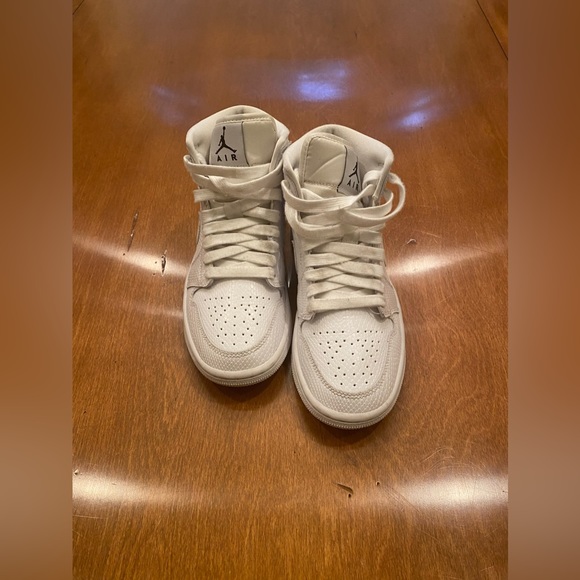 Air Jordan 1 Mid “White Snakeskin” - Picture 2 of 8